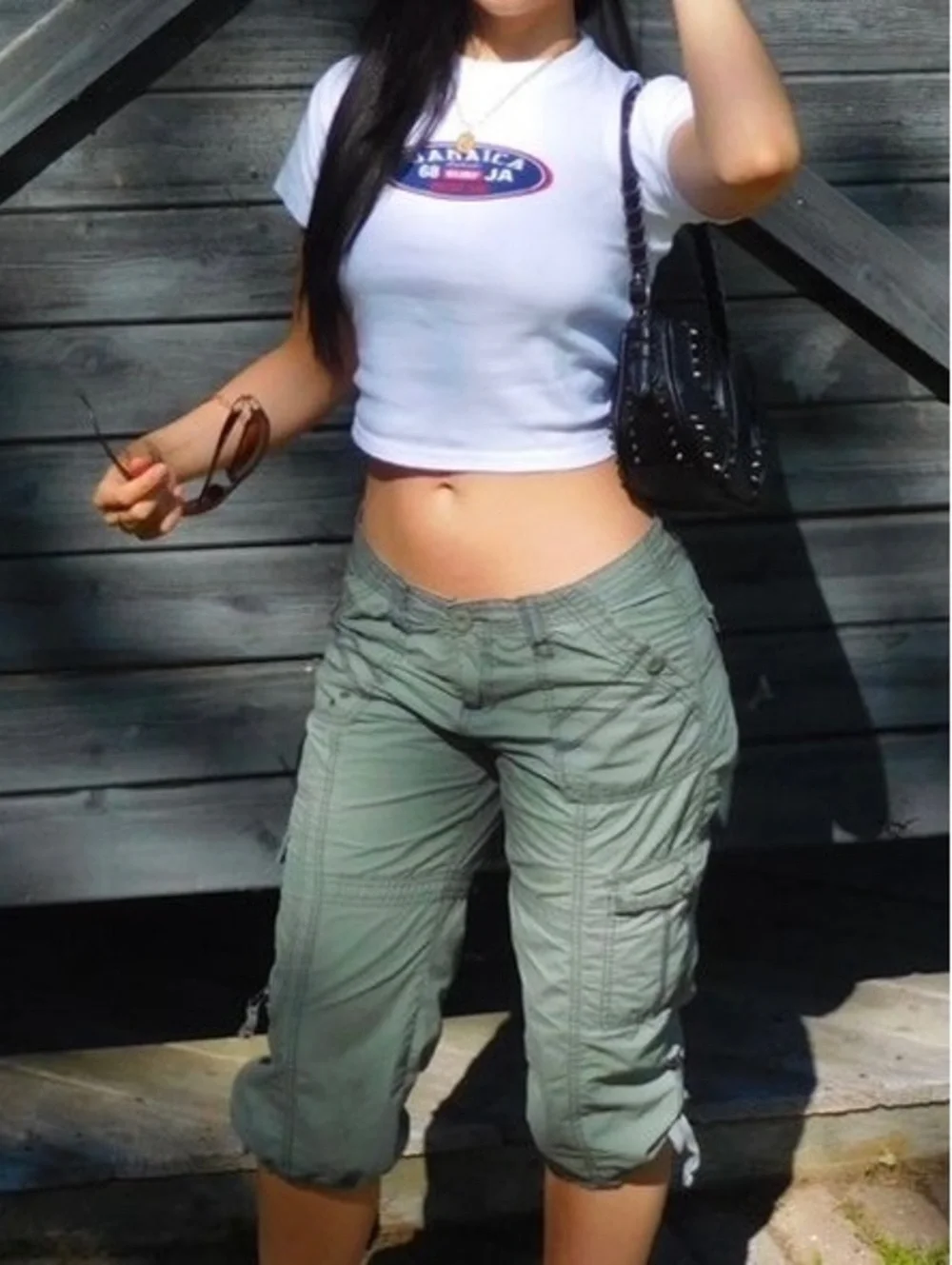 super cute vintage 2000s y2k low waisted, baggy green cargo capris